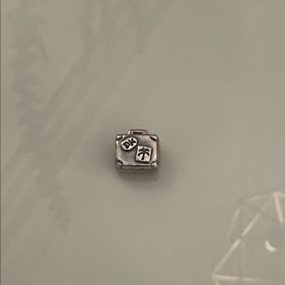 ✨ Pandora ✨  Suitcase Charm